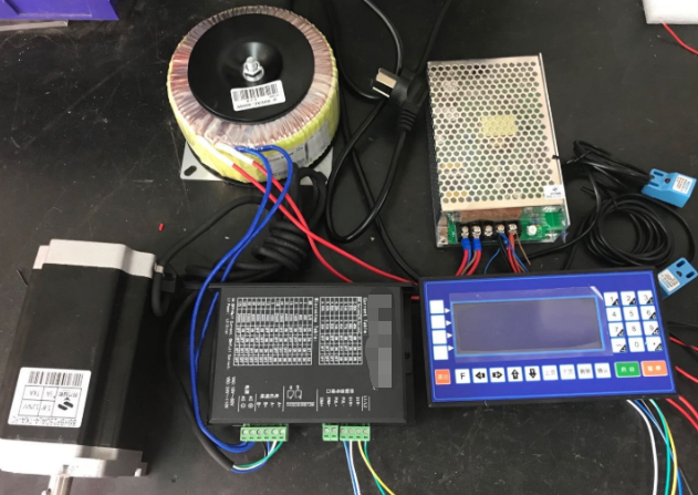 兩相低壓步進電機與電影控制器接線